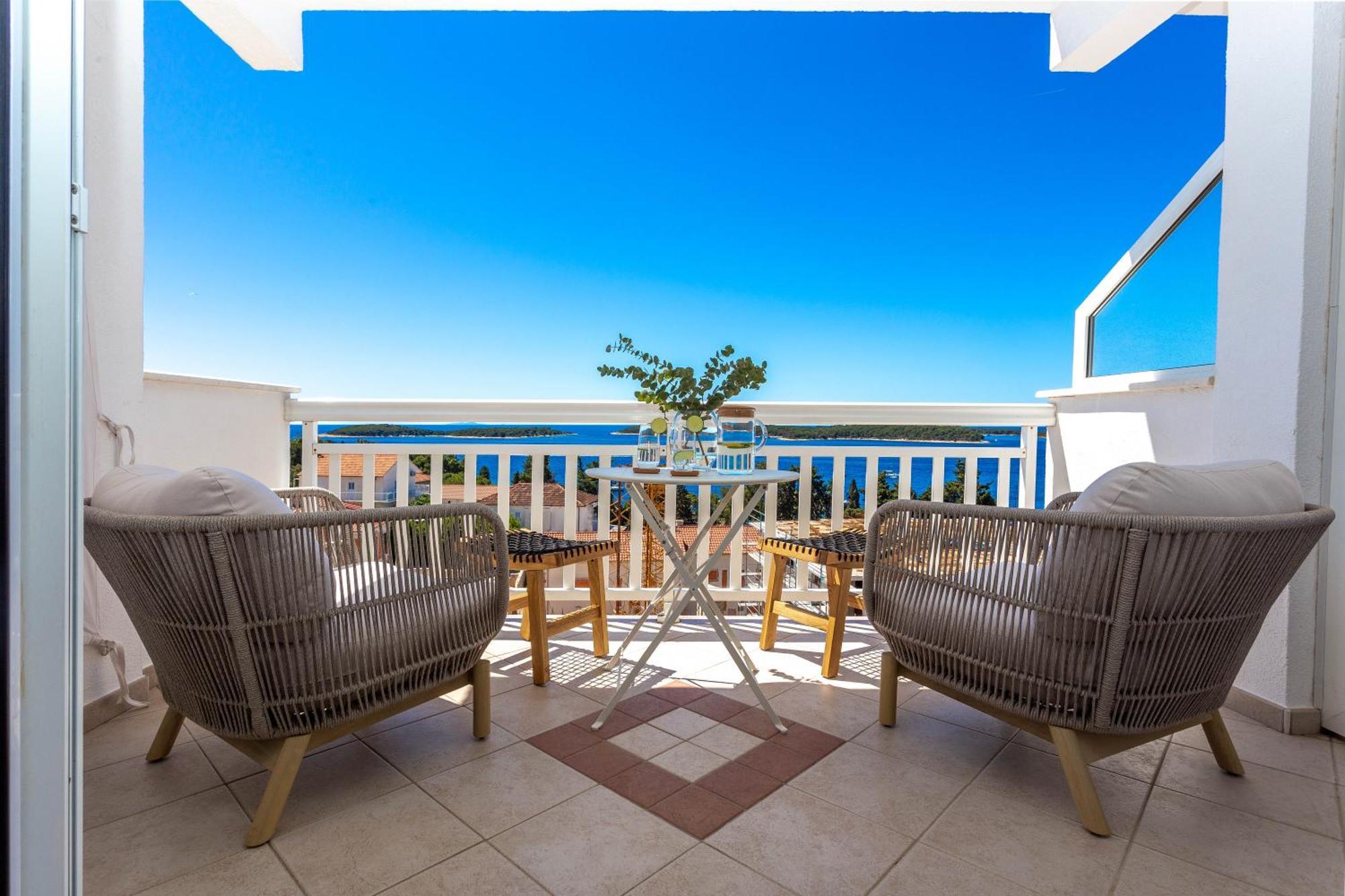 Apartment Tia Hvar View
